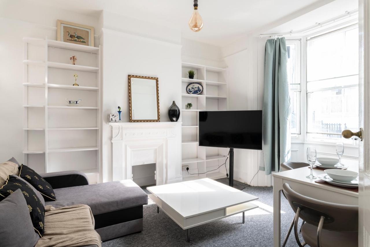 Quality Stay Rooms Brighton Bagian luar foto