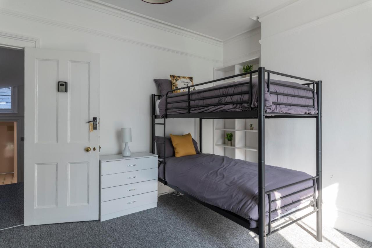 Quality Stay Rooms Brighton Bagian luar foto